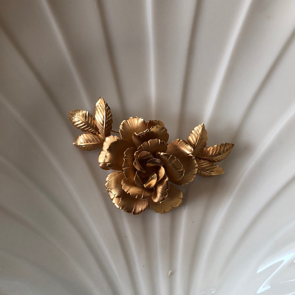 Vintage Gold Rose